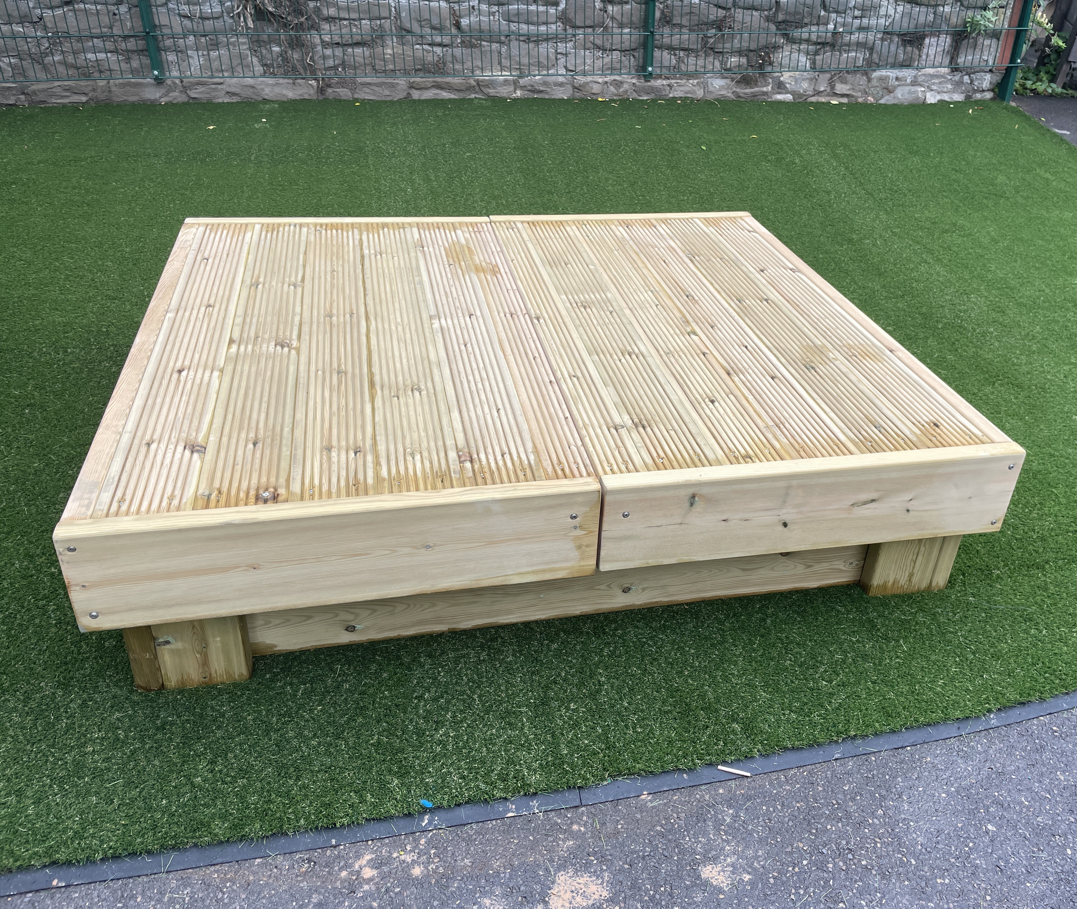 Covered sandpit - Lid Open